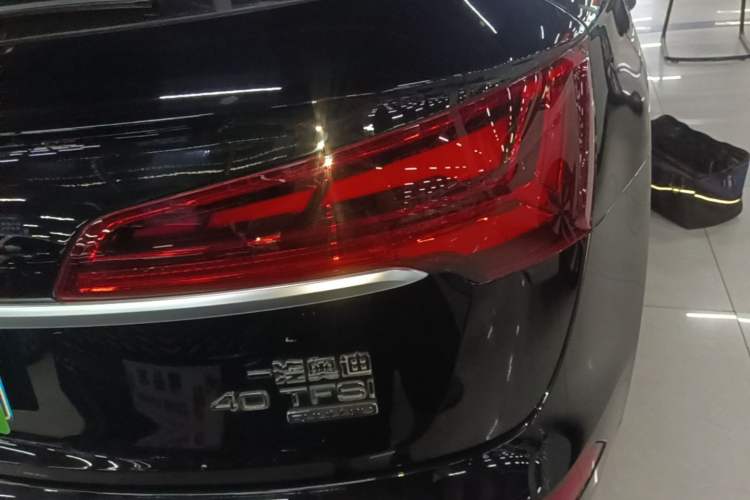 Used Audi Q5L 2023 40T Fashionable and Dynamic Edition Right Rear Taillight