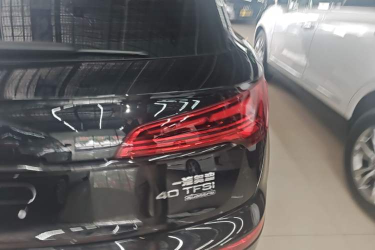 Used Audi Q5L 2023 40T Luxury Dynamic Model Right Rear Taillight