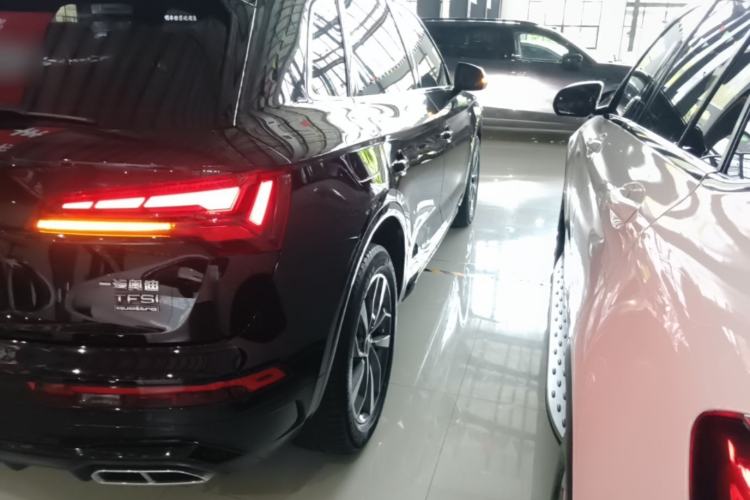 Used Audi Q5L 2023 40T Luxury Dynamic Model Right Rear Taillight