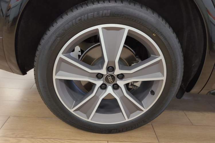 Used Audi Q5L 2023 40T Luxury Dynamic Model Right Rear Wheel Hub
