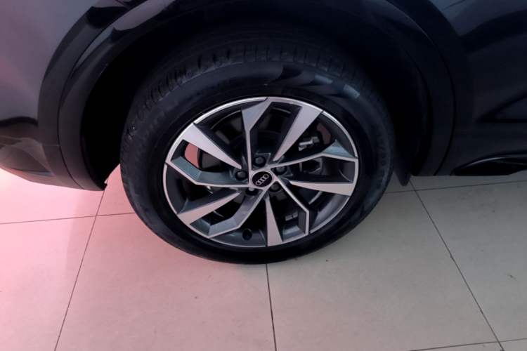 Used Audi Q5L 2023 40T Luxury Dynamic Model Right Rear Wheel Hub