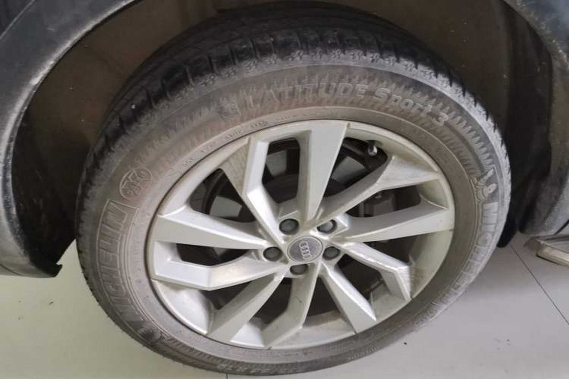 Used Audi Q5L 2023 40T Luxury Elegant Model Right Rear Wheel Hub