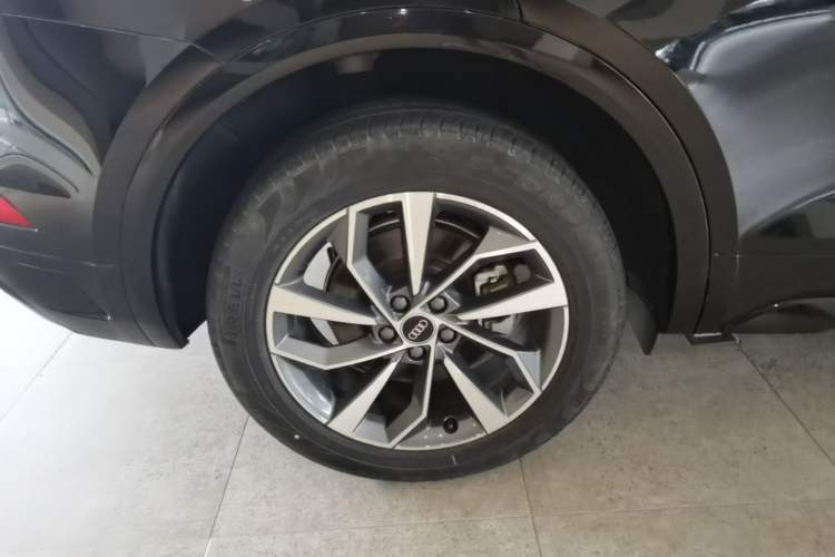 Used Audi Q5L 2023 40T Luxury Dynamic Model Right Rear Wheel Hub