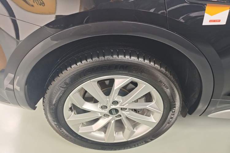 Used Audi Q5L 2023 40T Luxury Elegant Model Right Rear Wheel Hub