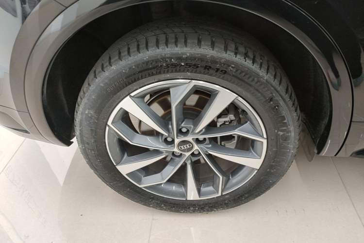 Used Audi Q5L 2023 40T Luxury Dynamic Model Right Rear Wheel Hub