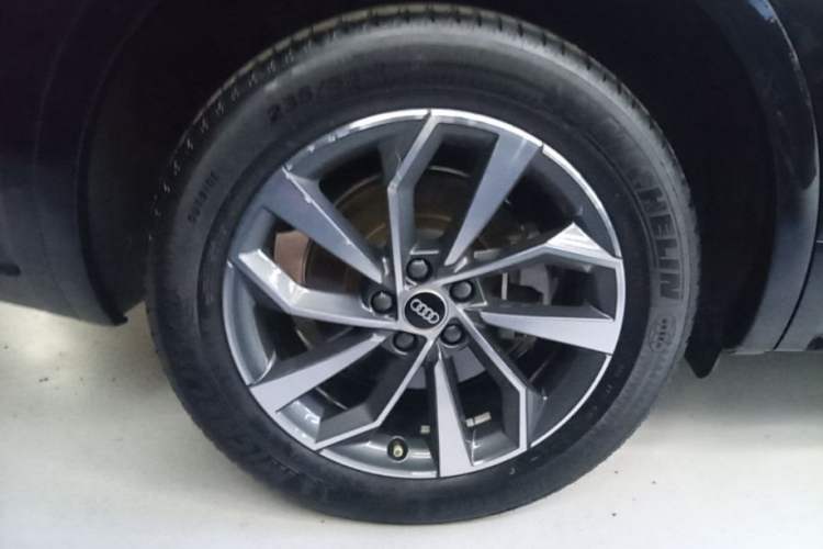 Used Audi Q5L 2023 40T Luxury Dynamic Model Right Rear Wheel Hub