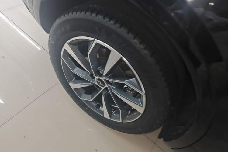 Used Audi Q5L 2023 40T Luxury Dynamic Model Right Rear Wheel Hub