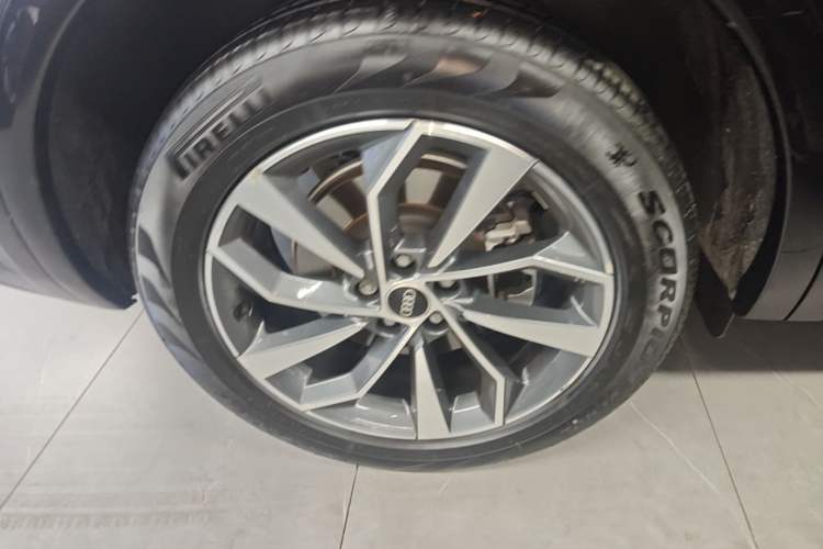 Used Audi Q5L 2023 40T Luxury Dynamic Model Right Rear Wheel Hub