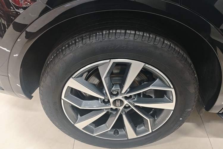 Used Audi Q5L 2023 40T Luxury Dynamic Model Right Rear Wheel Hub