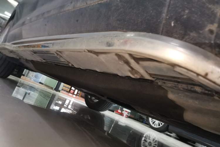 Used Audi Q5L 2023 40T Luxury Elegant Model Right Side Sill