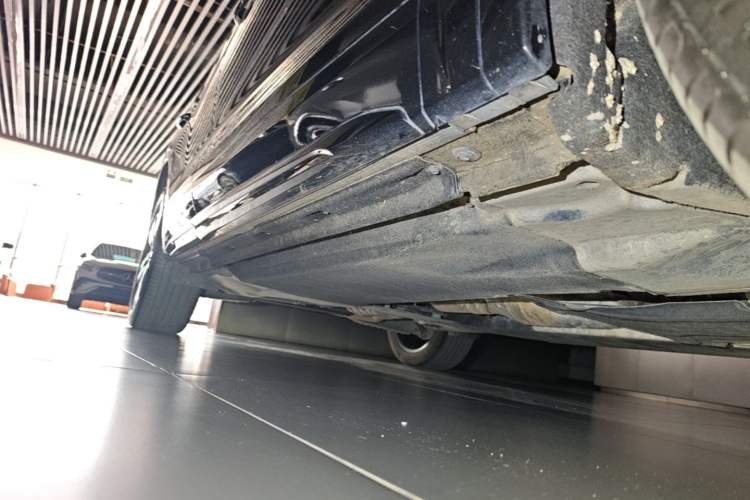 Used Audi Q5L 2023 40T Luxury Dynamic Model Right Side Sill