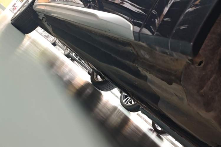 Used Audi Q5L 2023 40T Luxury Elegant Model Right Side Sill