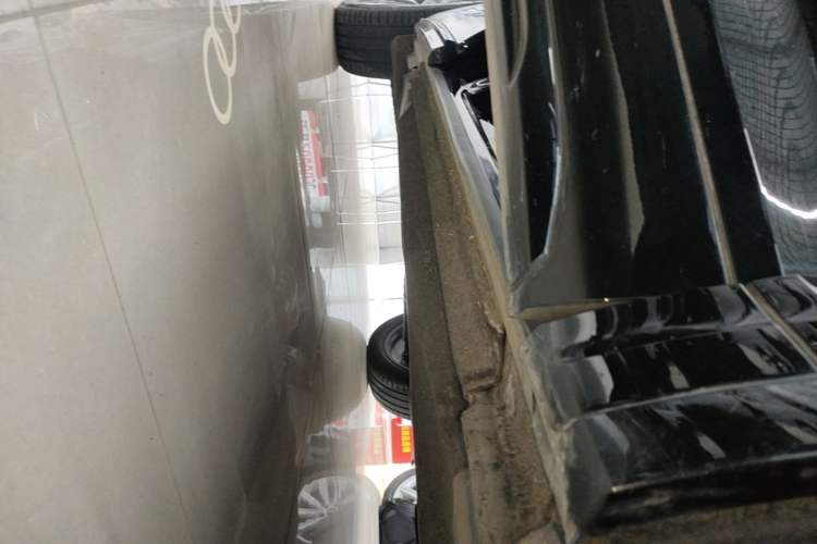 Used Audi Q5L 2023 40T Luxury Dynamic Model Right Side Sill