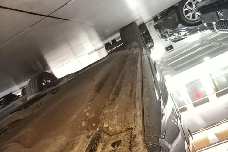 Used Audi Q5L 2023 45T Luxury Dynamic Model Right Side Sill