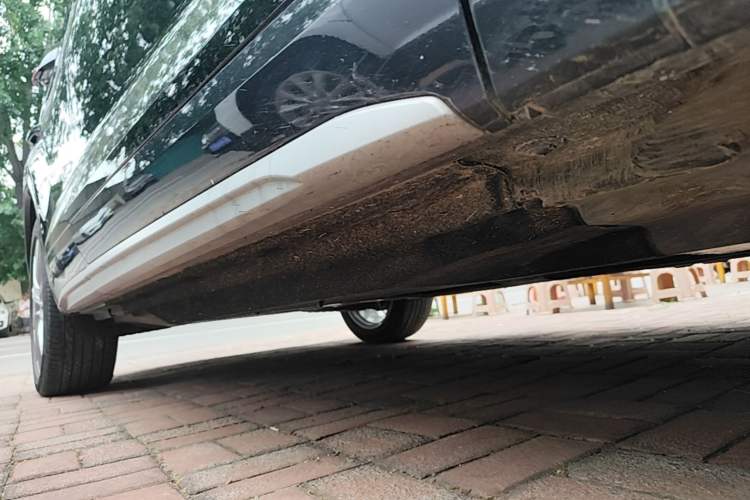 Used Audi Q5L 2023 40T Luxury Elegant Model Right Side Sill