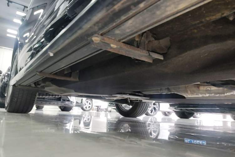 Used Audi Q5L 2023 40T Luxury Dynamic Model Right Side Sill