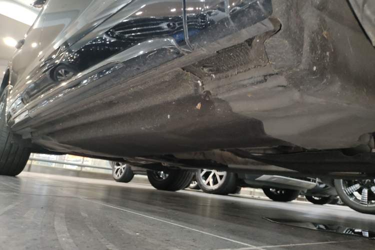 Used Audi Q5L 2023 40T Luxury Dynamic Model Right Side Sill