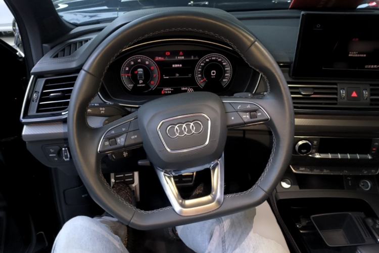 Used Audi Q5L 2023 40T Luxury Dynamic Model Steering Wheel