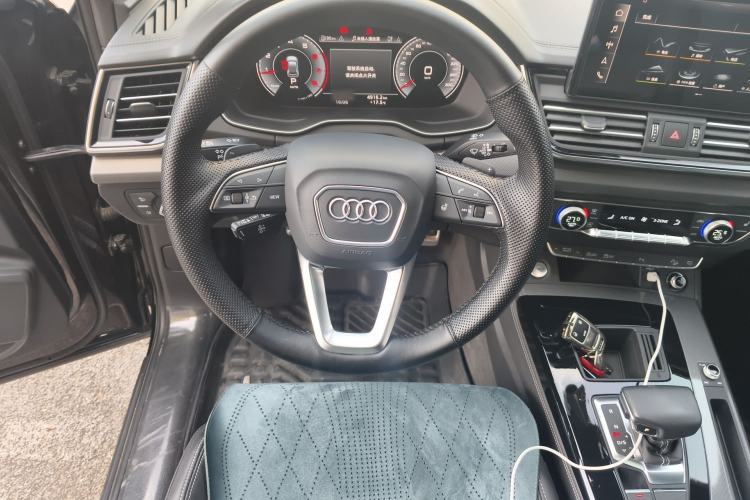 Used Audi Q5L 2023 40T Luxury Dynamic Model Steering Wheel