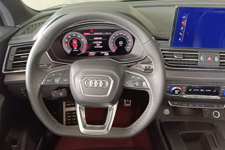 Used Audi Q5L 2023 45T Luxury Dynamic Model Steering Wheel