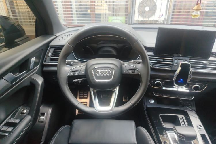 Used Audi Q5L 2023 40T Luxury Dynamic Model Steering Wheel