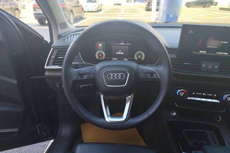 Used Audi Q5L 2023 45T Luxury Dynamic Model Steering Wheel