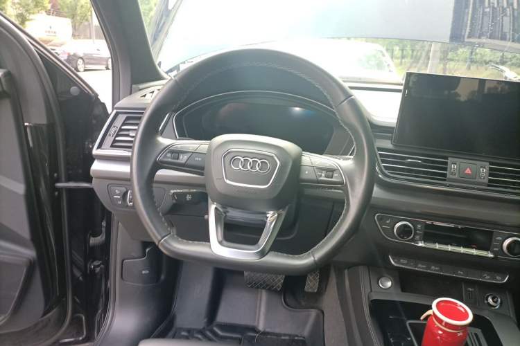Used Audi Q5L 2023 40T Luxury Dynamic Model Steering Wheel