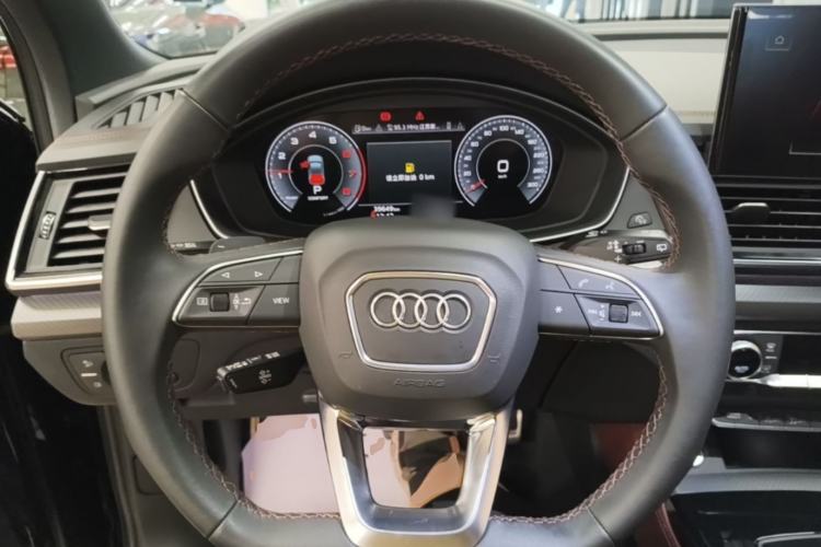 Used Audi Q5L 2023 40T Luxury Dynamic Model Steering Wheel
