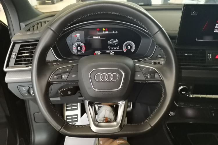 Used Audi Q5L 2023 40T Luxury Dynamic Model Steering Wheel
