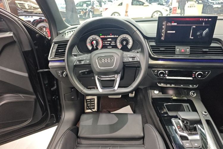 Used Audi Q5L 2023 40T Luxury Dynamic Model Steering Wheel