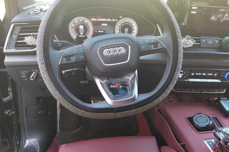 Used Audi Q5L 2023 40T Luxury Dynamic Model Steering Wheel