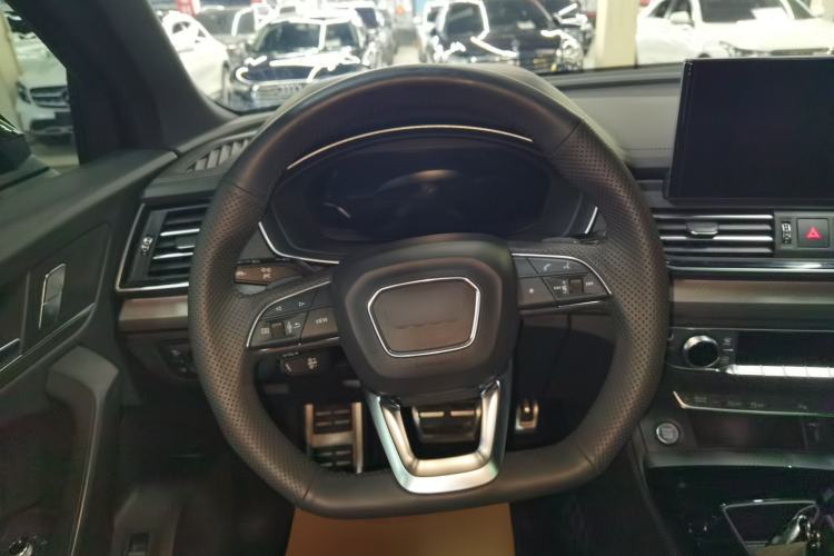 Used Audi Q5L 2023 40T Luxury Dynamic Model Steering Wheel