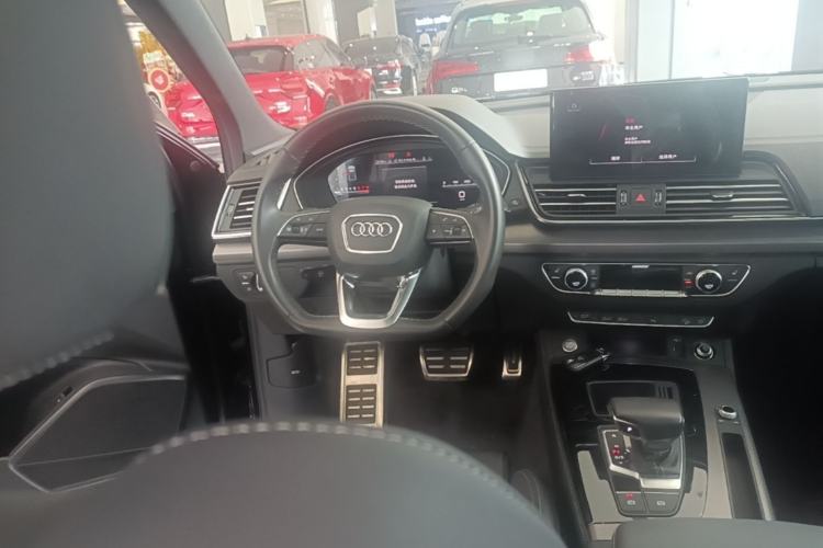 Used Audi Q5L 2023 40T Luxury Dynamic Model Steering Wheel