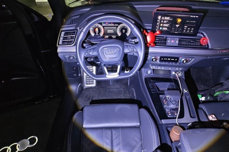 Used Audi Q5L 2023 40T Luxury Dynamic Model Steering Wheel
