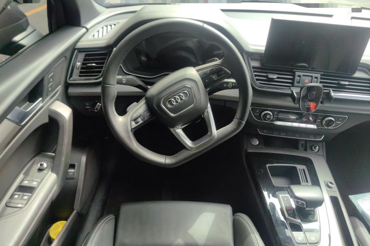 Used Audi Q5L 2023 40T Luxury Dynamic Model Steering Wheel