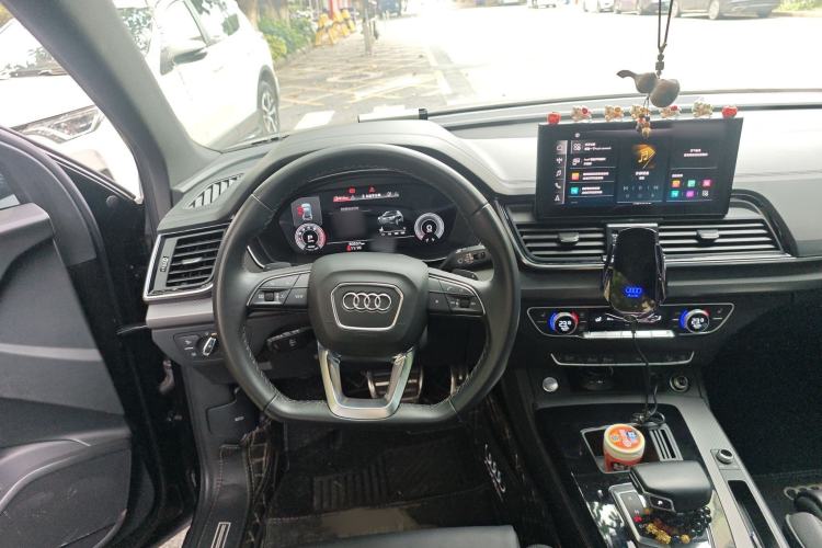 Used Audi Q5L 2023 40T Luxury Dynamic Model Steering Wheel