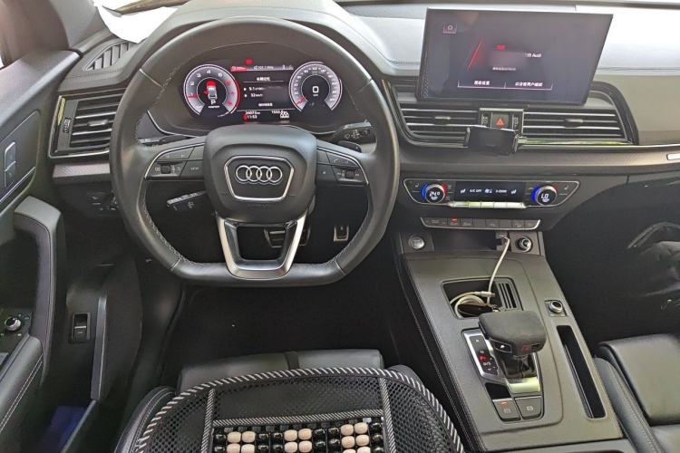 Used Audi Q5L 2023 40T Luxury Dynamic Model Steering Wheel