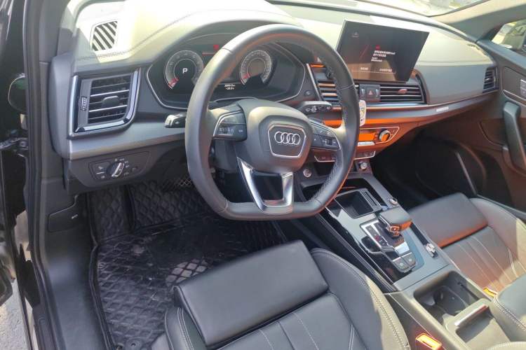 Used Audi Q5L 2023 40T Luxury Dynamic Model Steering Wheel
