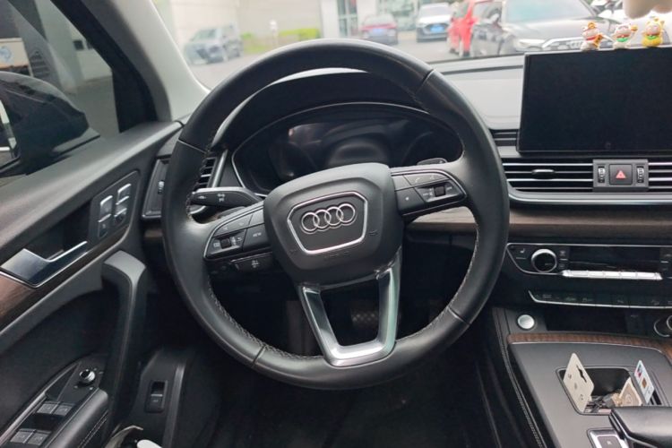 Used Audi Q5L 2023 40T Fashionable and Elegant Version Steering Wheel