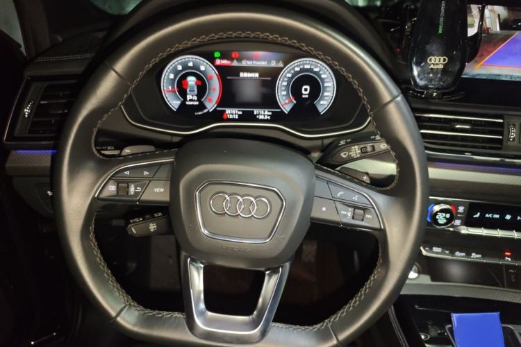 Used Audi Q5L 2023 40T Luxury Dynamic Model Steering Wheel