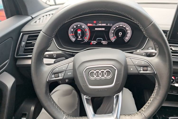 Used Audi Q5L 2023 40T Luxury Dynamic Model Steering Wheel