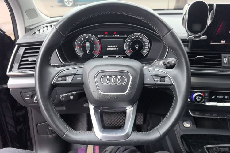 Used Audi Q5L 2023 40T Fashionable and Dynamic Edition Steering Wheel