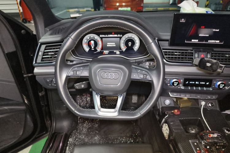 Used Audi Q5L 2023 40T Luxury Dynamic Model Steering Wheel