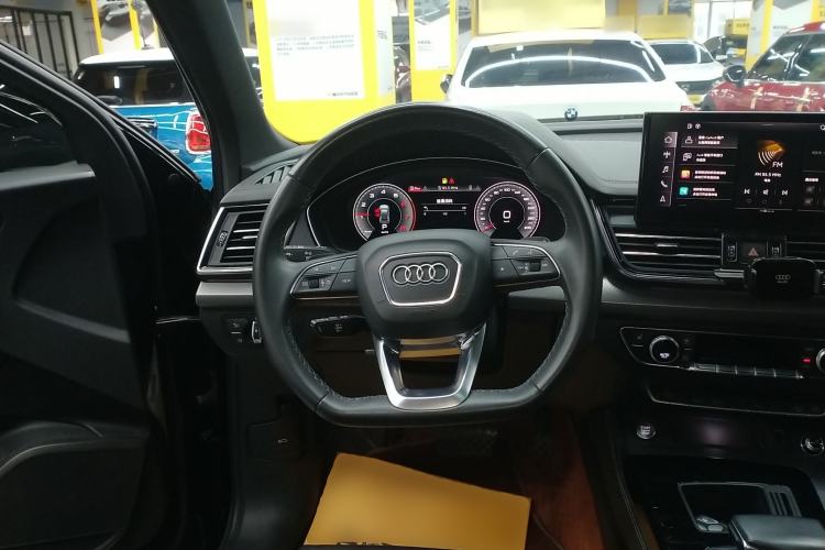 Used Audi Q5L 2023 40T Luxury Dynamic Model Steering Wheel