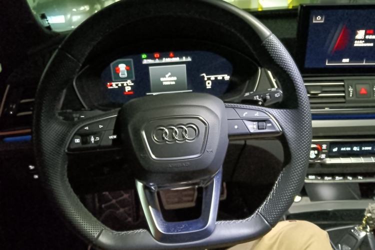Used Audi Q5L 2023 45T Luxury Dynamic Model Steering Wheel