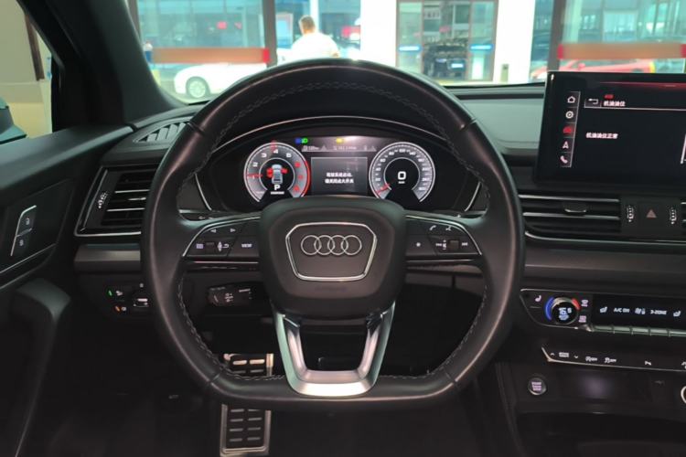 Used Audi Q5L 2023 40T Luxury Dynamic Model Steering Wheel