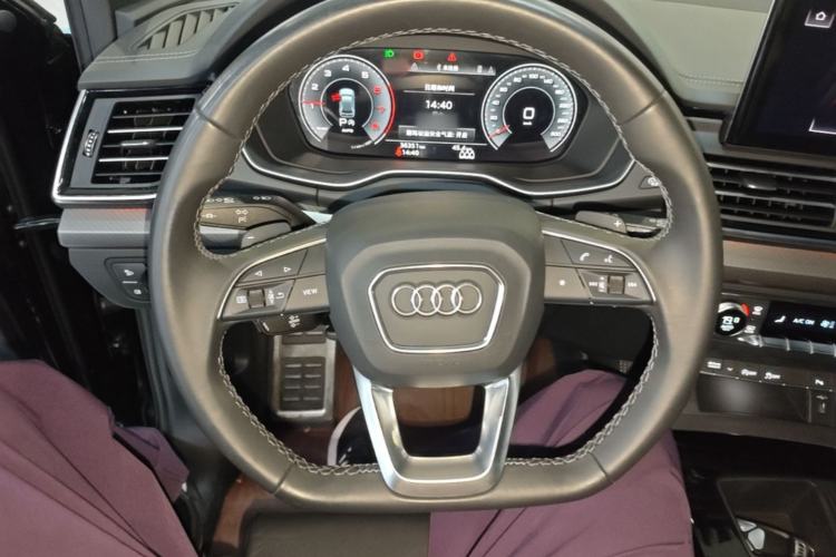 Used Audi Q5L 2023 40T Fashionable and Dynamic Edition Steering Wheel