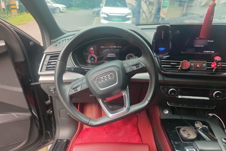 Used Audi Q5L 2023 40T Luxury Dynamic Model Steering Wheel