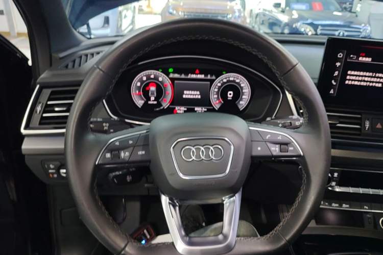 Used Audi Q5L 2023 40T Luxury Dynamic Model Steering Wheel