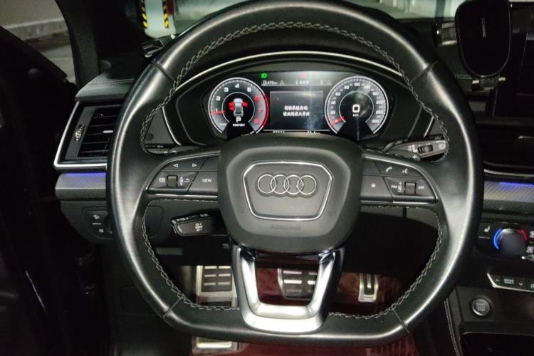Used Audi Q5L 2023 40T Luxury Dynamic Model Steering Wheel